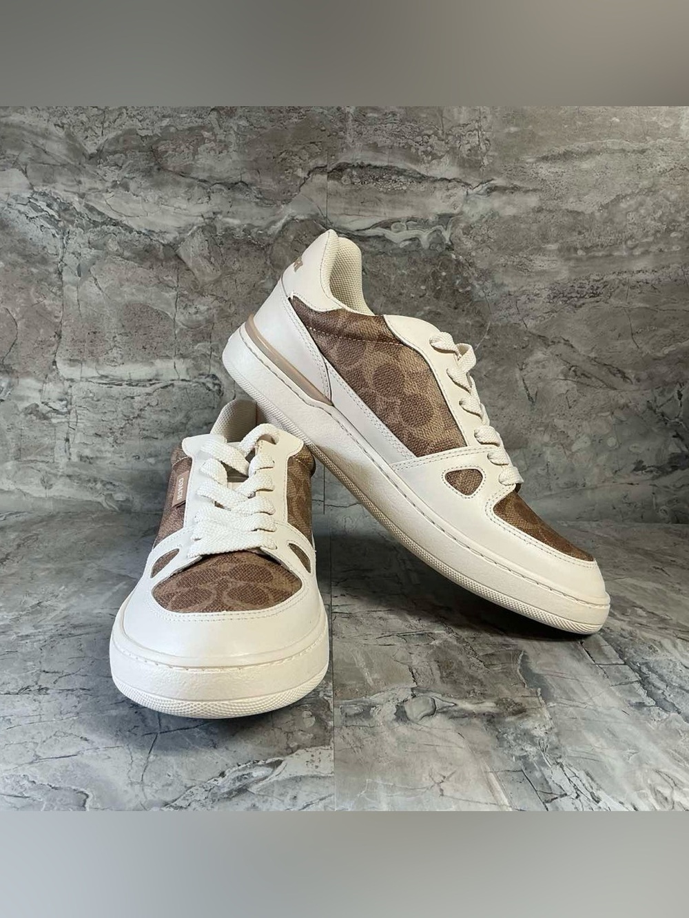 Coach Clip Court Low Top Sneaker In Signature Canvas - Picture 13 of 14